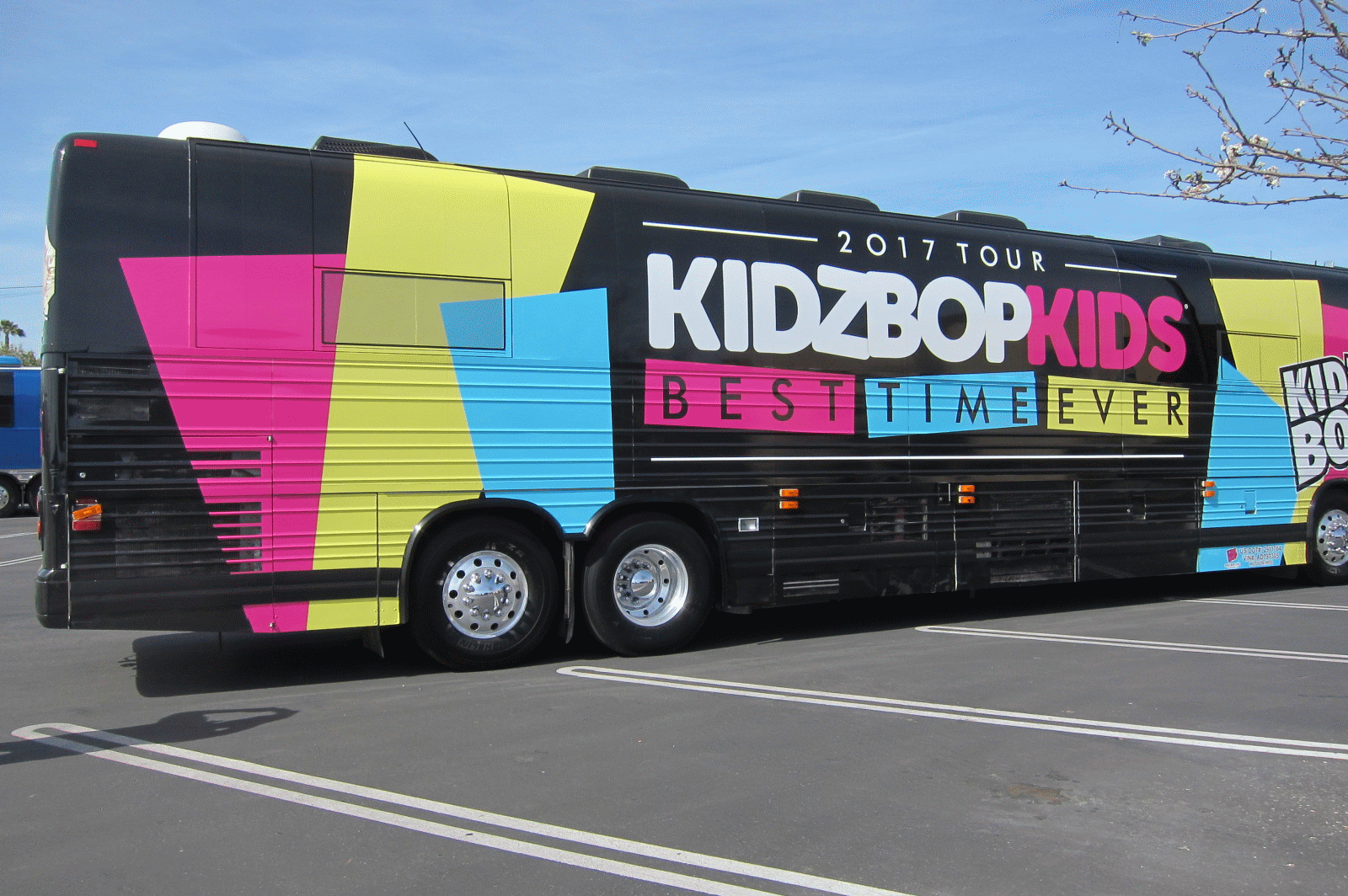 Index of /wp-content/gallery/kidzbop-bus-2017